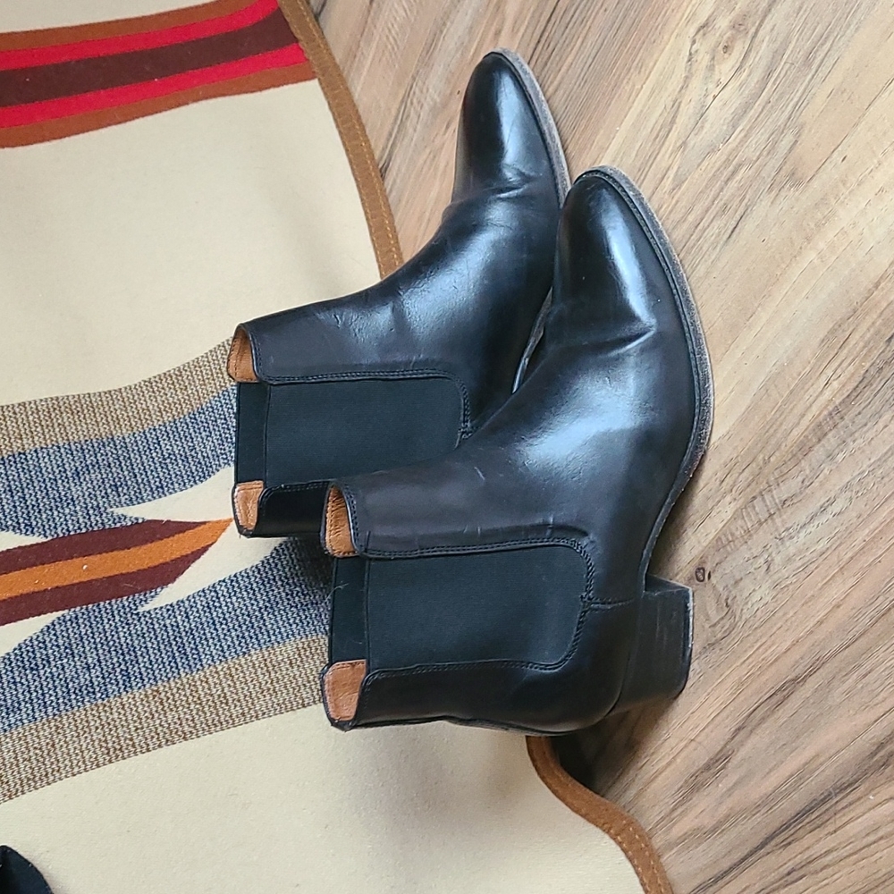 Frye Dara Chelsea Boot